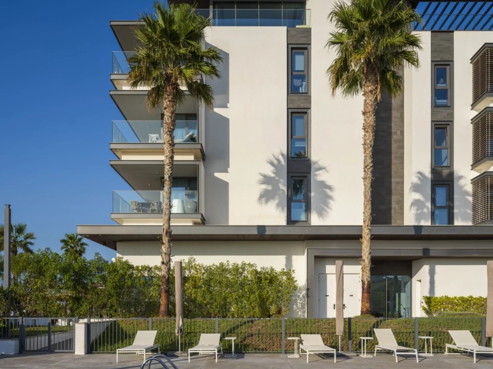 Property and lifestyle photograph in Pearl Jumeira, Dubai